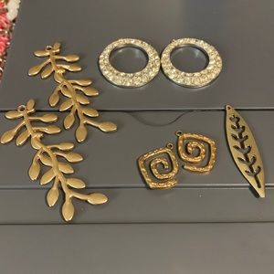 Jewelry charms / pieces